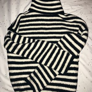 B&w striped turtleneck sweater